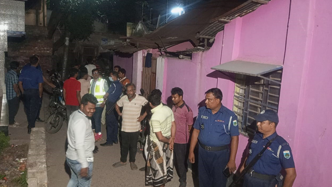 বগুড়ায় যুবককে কুপিয়ে হত্যা, একজন আহত